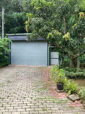 8bdrm House in Andiambalama, Negombo for sale
