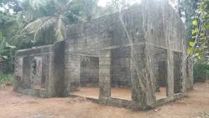 80perch in Meepe .Pinnawala .Free Under Contruction Home