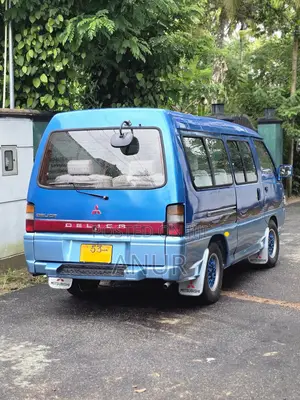 New Mitsubishi L300 1992 Blue