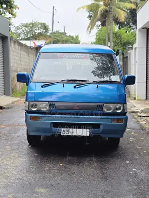 New Mitsubishi L300 1992 Blue