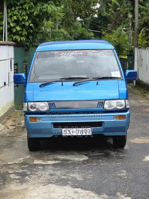 New Mitsubishi L300 1992 Blue