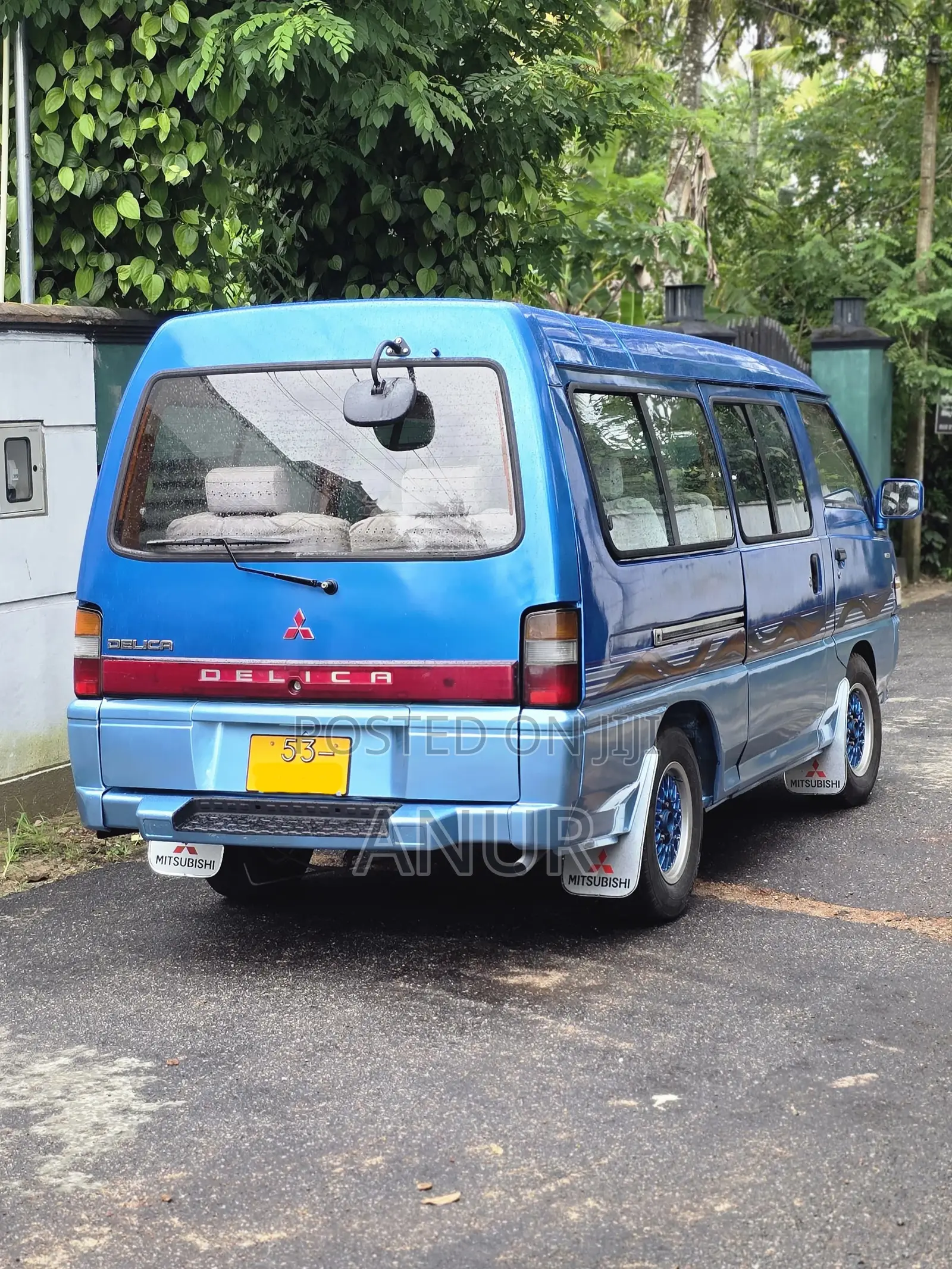 New Mitsubishi L300 1992 Blue