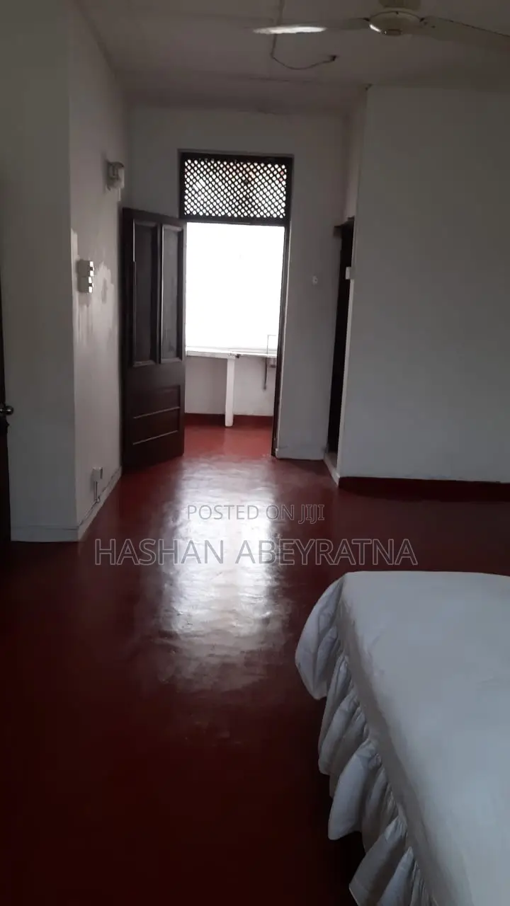 4bdrm House in Abeyratna, Kotte for rent