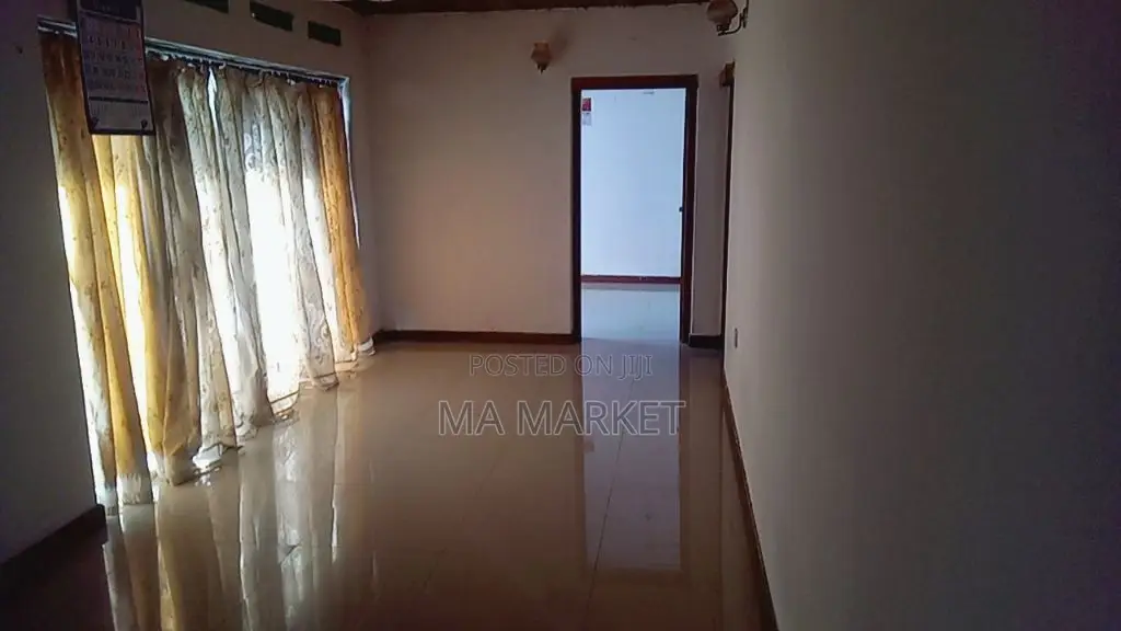 3bdrm House in 3 Bedrooms House, Kotte for rent