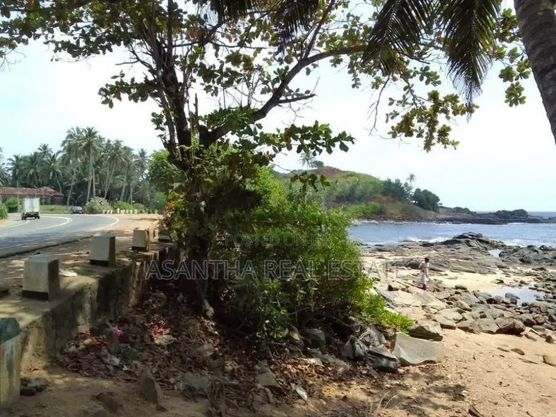 (LD109) Beach Front 175 P Land Sale At Talalla Matara