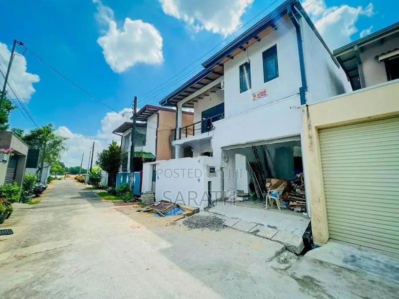 අගනා නව නිවසක් මාලඹේ ප්‍රදේශයෙන්
