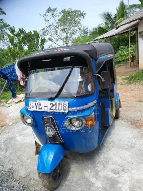 Bajaj RE 2011