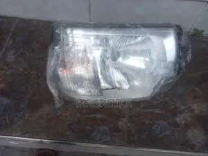 Nissan Clipper Head Light