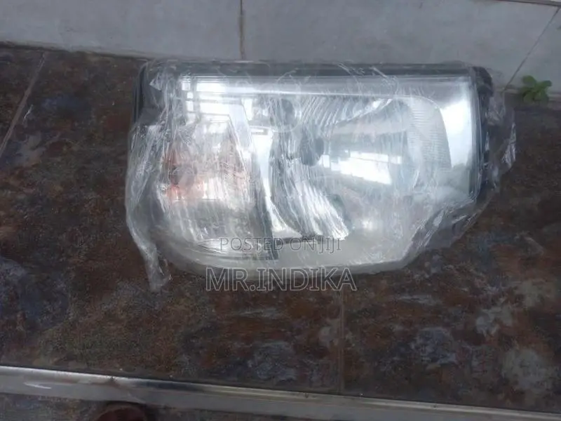 Nissan Clipper Head Light