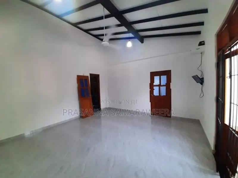 Brand New Modern House- Piliyandala