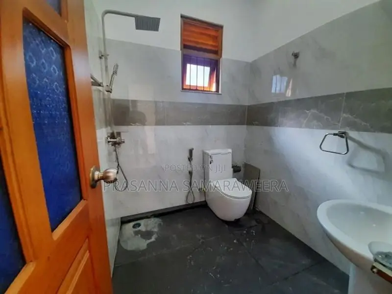 Brand New Modern House- Piliyandala