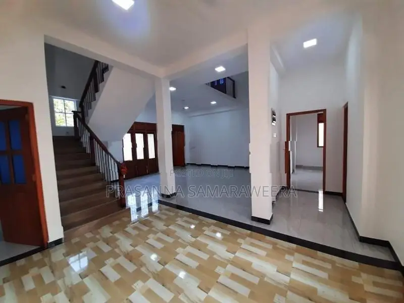 Brand New Modern House- Piliyandala