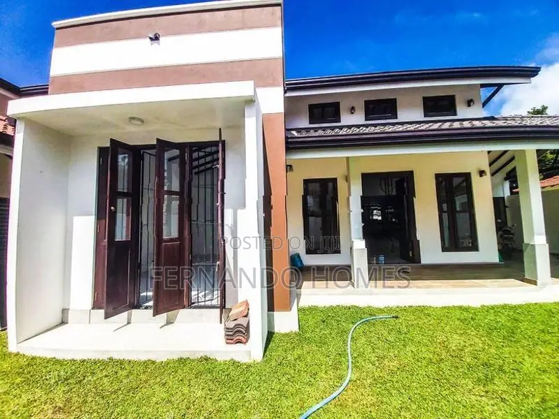 Latest Design Luxury Fully Completed New House for Sale Negombo