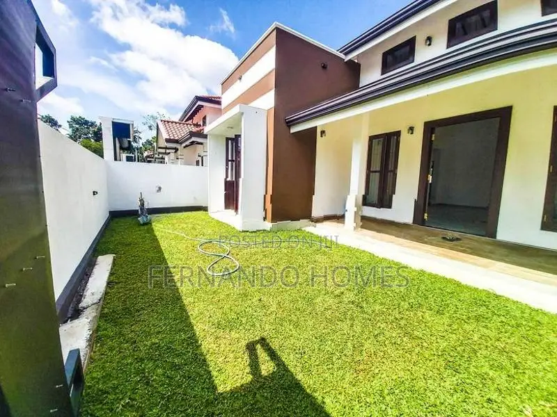 Latest Design Luxury Fully Completed New House for Sale Negombo