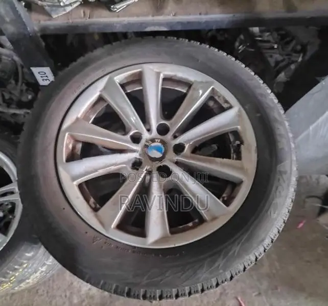 225/55/17 Bridgestone Snow Tyre (2017)