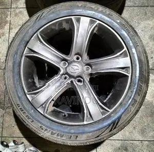 225/50/17 Dunlop Tyre (2016)