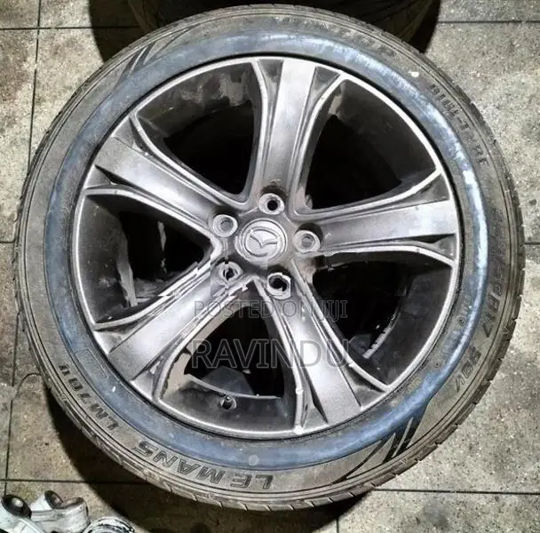 225/50/17 Dunlop Tyre (2016)