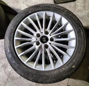 225/50/17 Bridgestone Tyre (2016) RFT