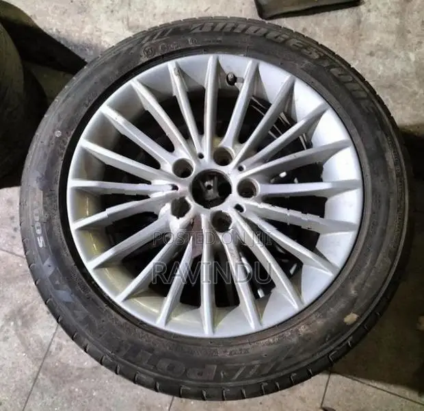 225/50/17 Bridgestone Tyre (2016) RFT