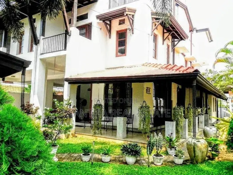 03 Story Luxary House With 18.1 P Sale At Alakeshwara Road Ethulkotte