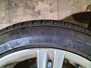255/40/17 Bridgestone (RFT) Tyre (2019)