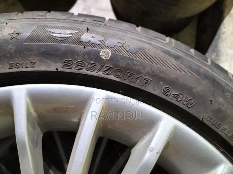 225/50/17 Bridgestone Tyre (2016) RFT