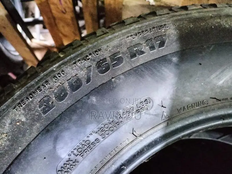 265/65/17 Michelin Tyre (2015)