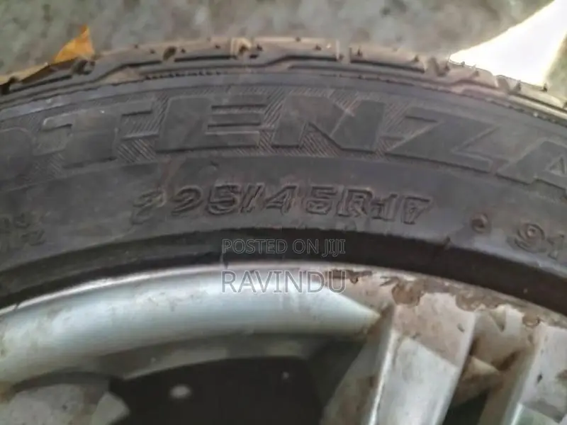 225/45/17 Bridgestone (RFT) Tyre (2020)