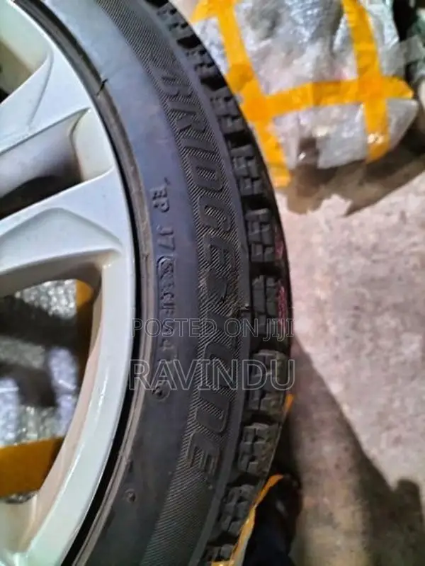 225/45/18 Bridgestone Snow Tyre (2015)
