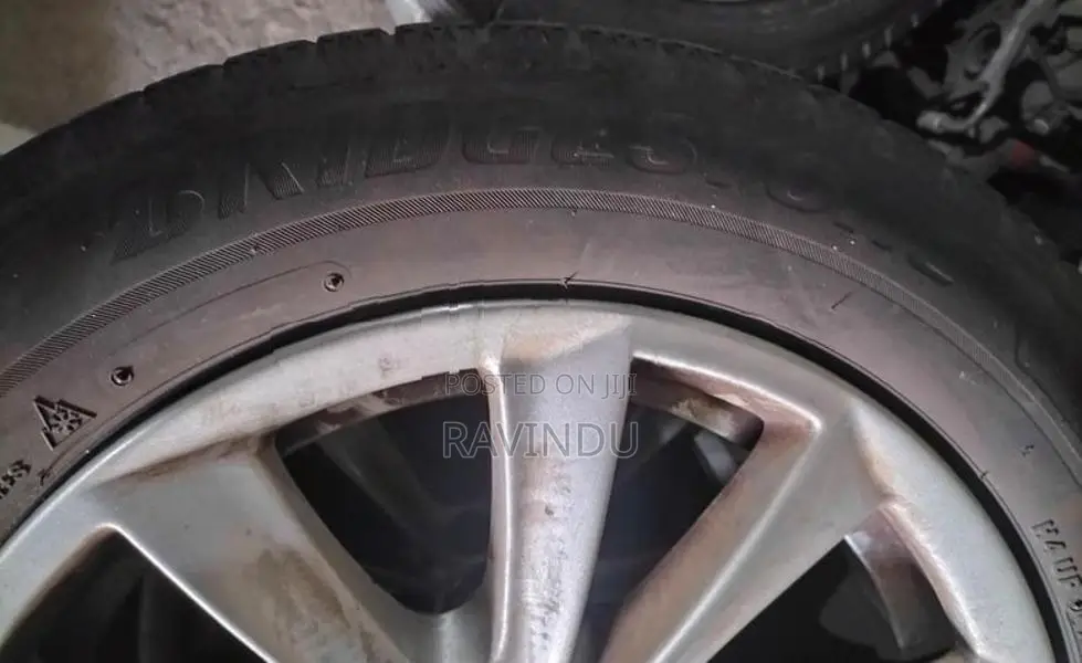 225/55/17 Bridgestone Snow Tyre (2017)