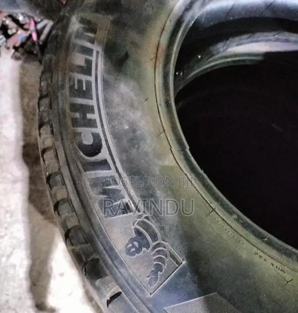265/65/17 Michelin Tyre (2015)