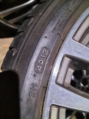255/35/19 Bridgestone RFT Tyre (2013)