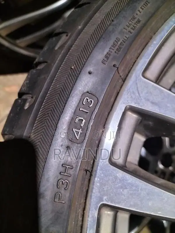 255/35/19 Bridgestone RFT Tyre (2013)