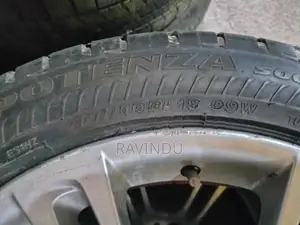 275/40/18 Bridgestone Tyre (RFT) (2019)