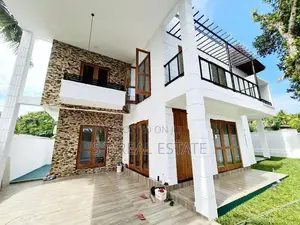 Luxury 3 Story House for Sale in Kesbewa Town