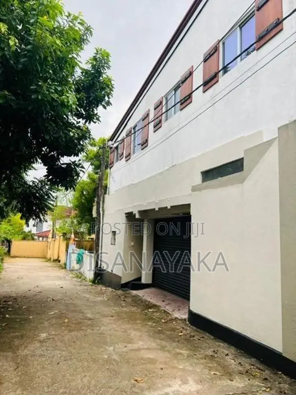 Ds 1050/ 2 Story House for Sale Battaramulla