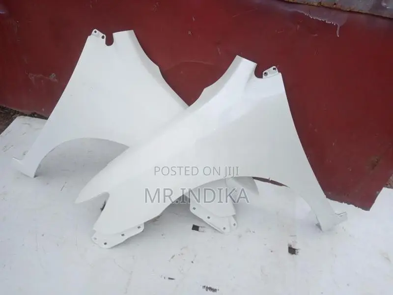 Toyota Premio Fender