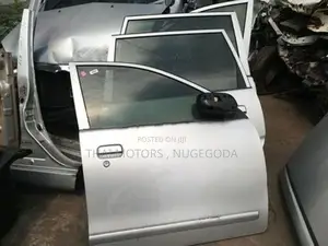 Avanza 2007 Door