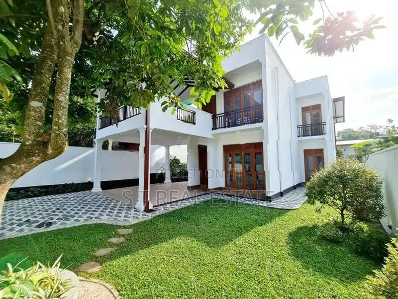 Beautiful Environment Luxury 3 Story House For Sale In Kesbewa