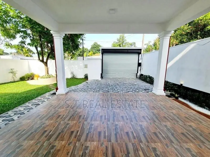 Beautiful Environment Luxury 3 Story House For Sale In Kesbewa