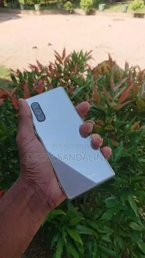 Sony Xperia 5 (Used)
