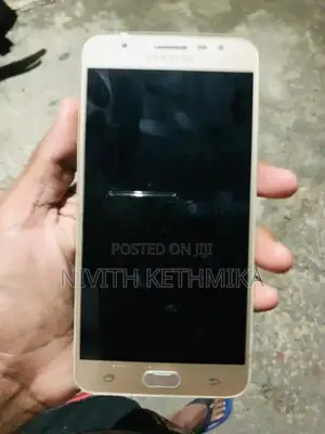 Samsung Galaxy J7 16GB (Used)