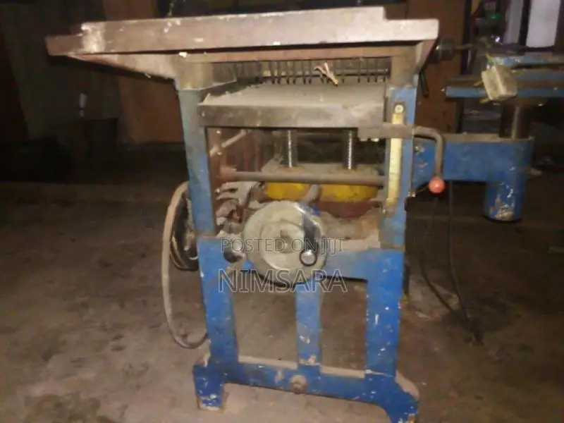 Wood Cutting Machine(වඩු මැෂින්)