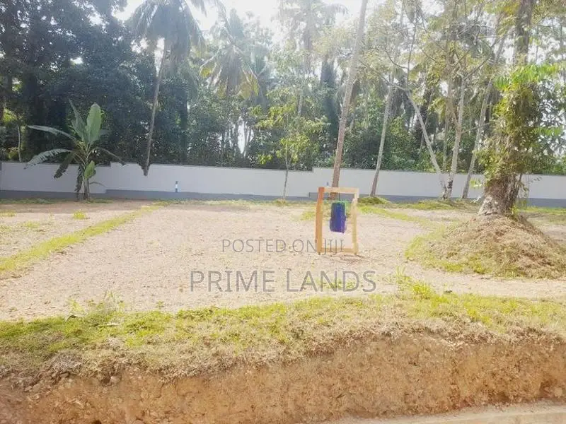 Land for Sale in Thalawathugoda