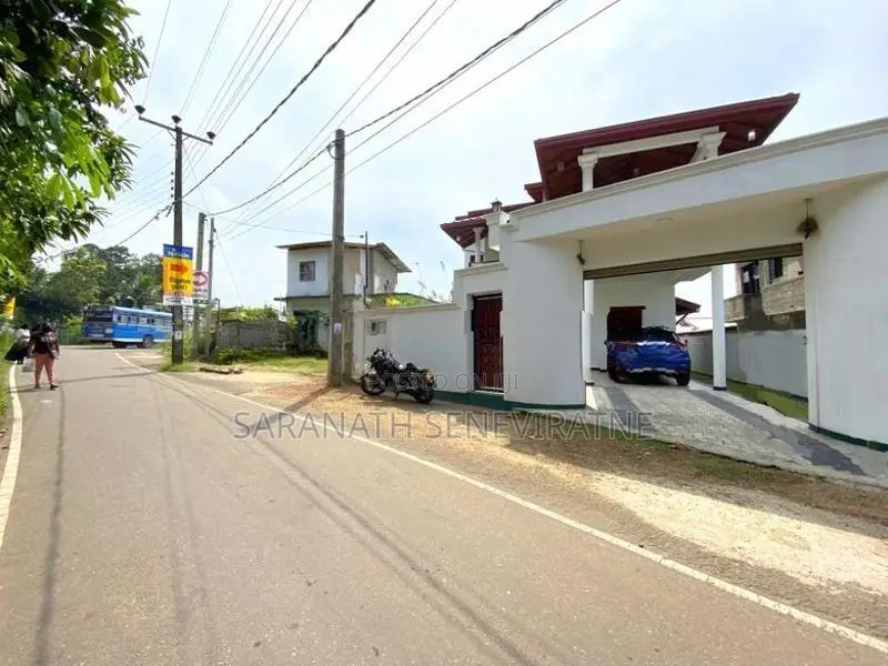 Brand-New House - Solidly Built For Personal Use කහතුඩුව වෙනිවෙල්කොල
