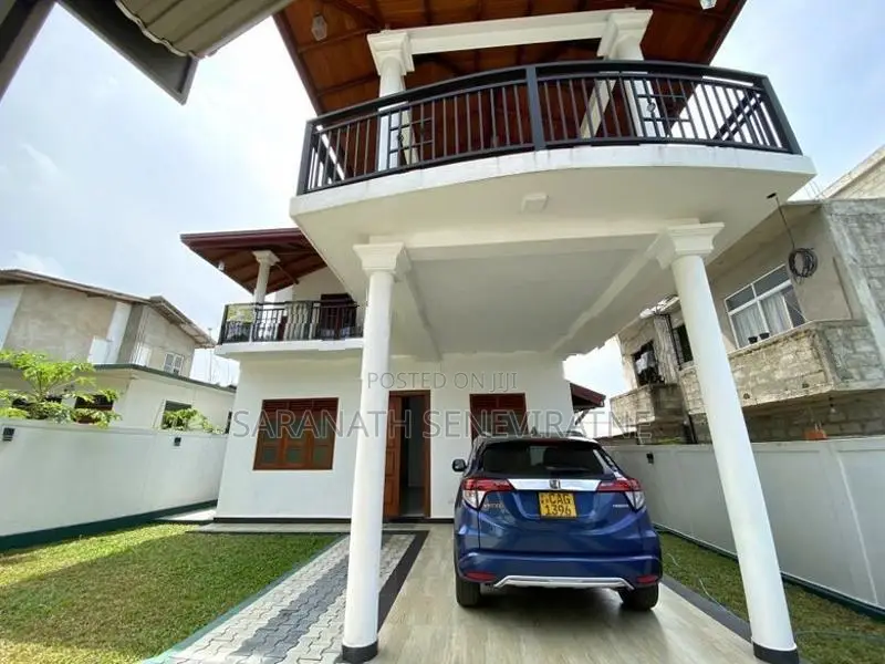 Brand-New House - Solidly Built For Personal Use කහතුඩුව වෙනිවෙල්කොල