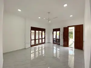 Brand-New House - Solidly Built For Personal Use කහතුඩුව වෙනිවෙල්කොල