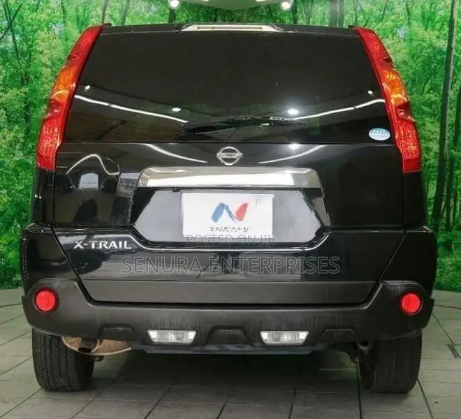 Nissan X Trail NT31 Dicky Nickel Garnish