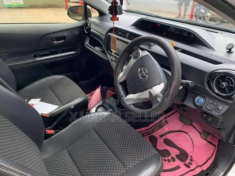 Toyota Aqua 2015