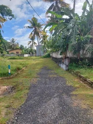 Land in Athurugiriya